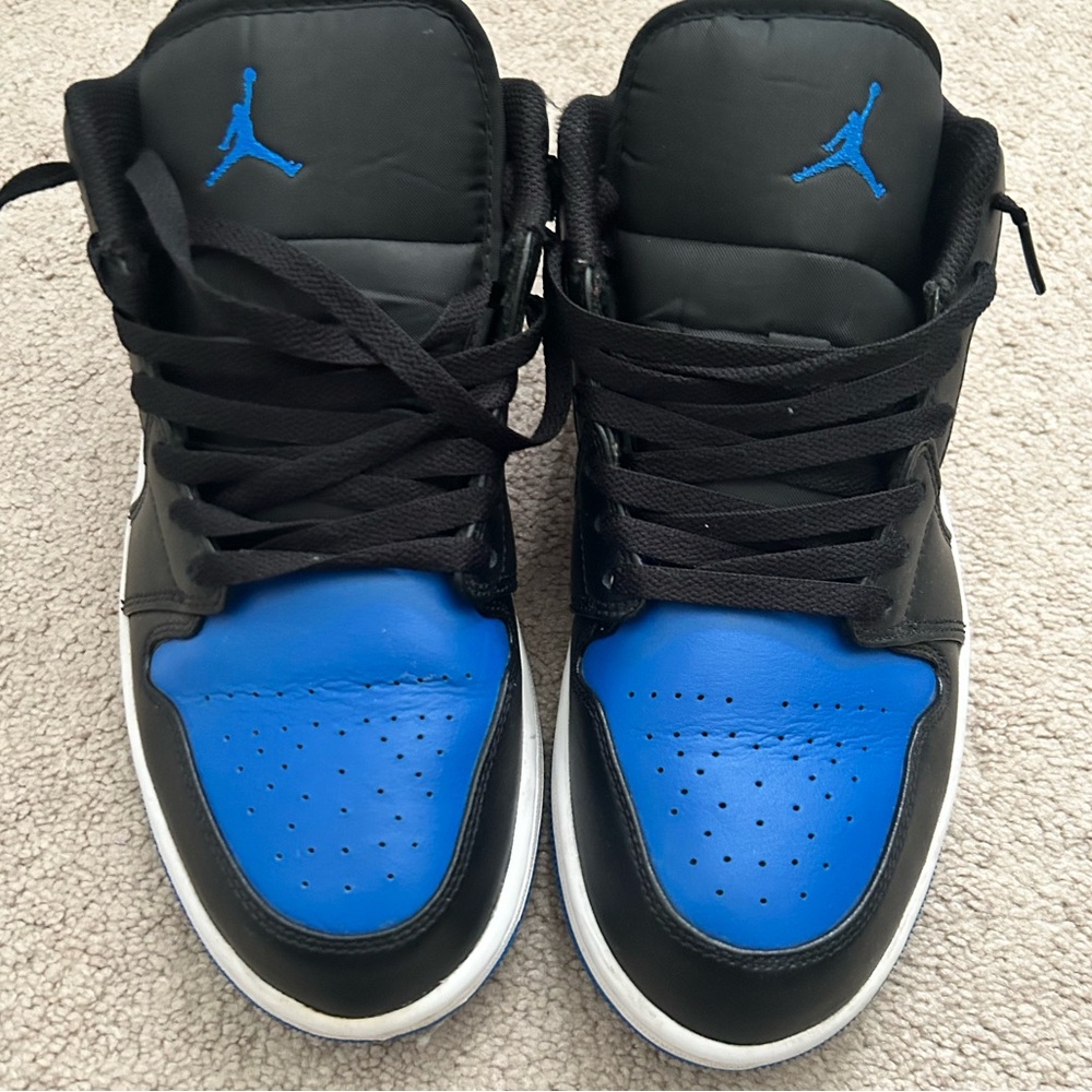 Men size 9.5 Jordans low - royal blue/ white